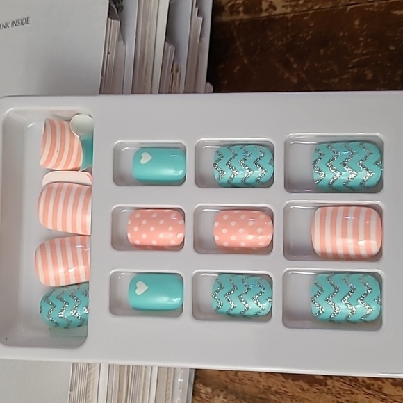 2/$16 Hearts Polka-dots Stripes Press On Nails - Picture 10 of 13